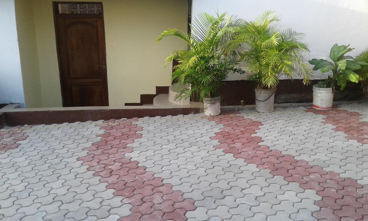 Auberge de jeunesse Jj & Je Family House à Dar es Salaam Extérieur photo